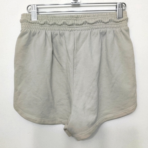 H&M basic cotton shorts cream color size S - Picture 2 of 3
